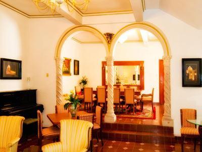 Hôtel Mansion Mijashe Wellness & Travel House à Morelia Extérieur photo